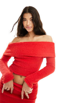 ASOS DESIGN - Flauschiges Oberteil in Rot mit umgeschlagenem Carmen-Ausschnitt, Kombiteil