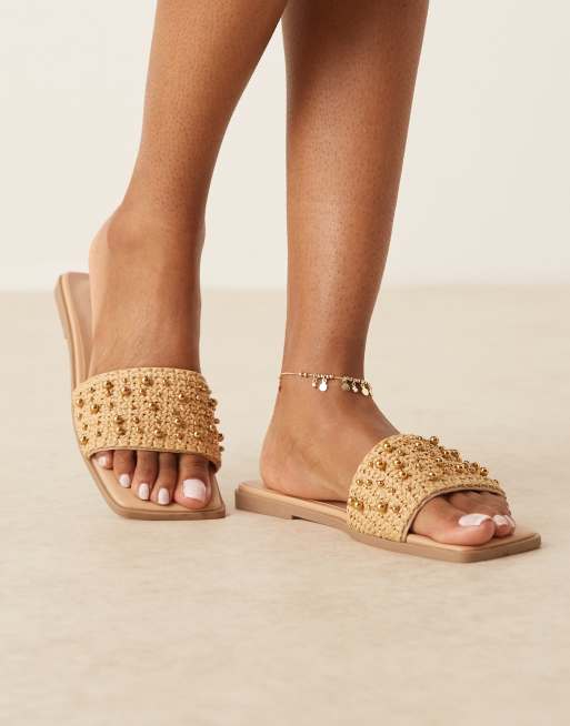 ASOS DESIGN - Flavia - Espadrilles a pianta larga basse con perline colore neutro/oro