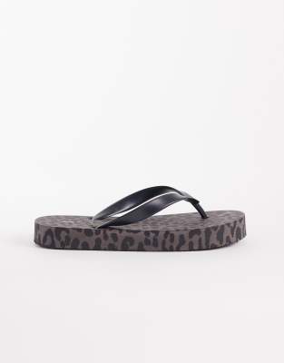  Flavio flip flop in leopard