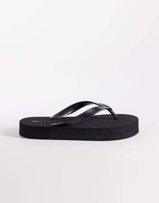 ASOS DESIGN - Flavio - Zehenstegsandalen in Schwarz