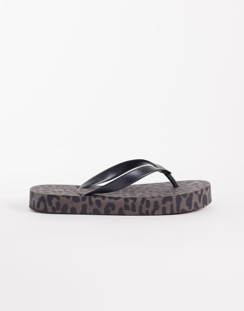 ASOS DESIGN – Flavio – Zehenstegsandalen mit Leopardenmuster - view 1