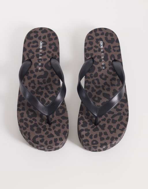 ASOS DESIGN – Flavio – Zehenstegsandalen mit Leopardenmuster, 3 von 4