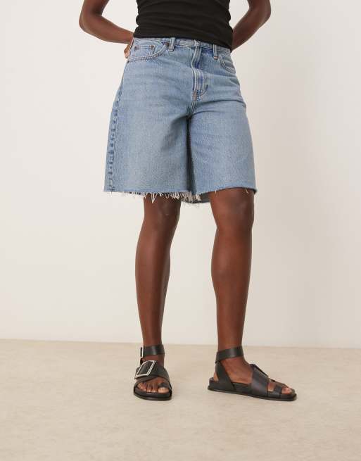 ASOS DESIGN Flawless leather toe loop footbed sandal in black, 2 of 4
