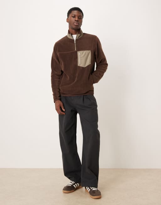 ASOS DESIGN – Fleece-Sweatshirt in Braun mit kurzem Reißverschluss und Tasche, 2 von 5