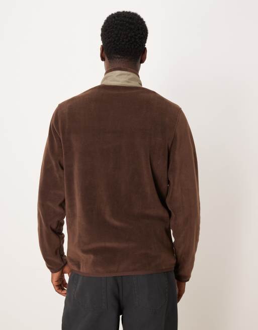 ASOS DESIGN – Fleece-Sweatshirt in Braun mit kurzem Reißverschluss und Tasche, 3 von 5