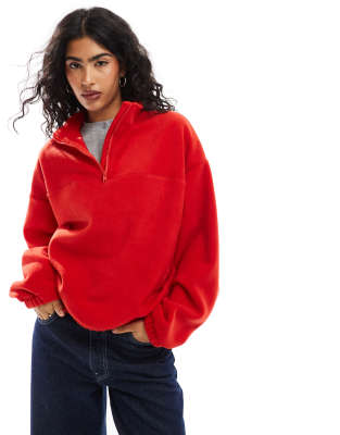 ASOS DESIGN - Fleece-Sweatshirt in Rot mit kurzem Reißverschluss