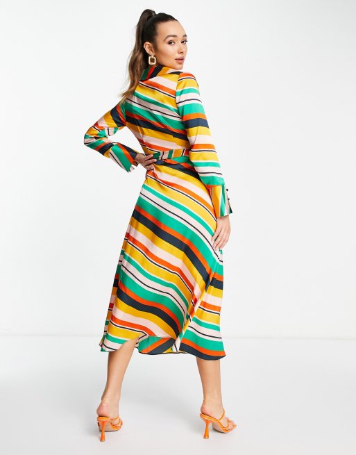 ASOS DESIGN – Flerfärgad midiklänning i satin med omlottdesign och krage, 2 av 4
