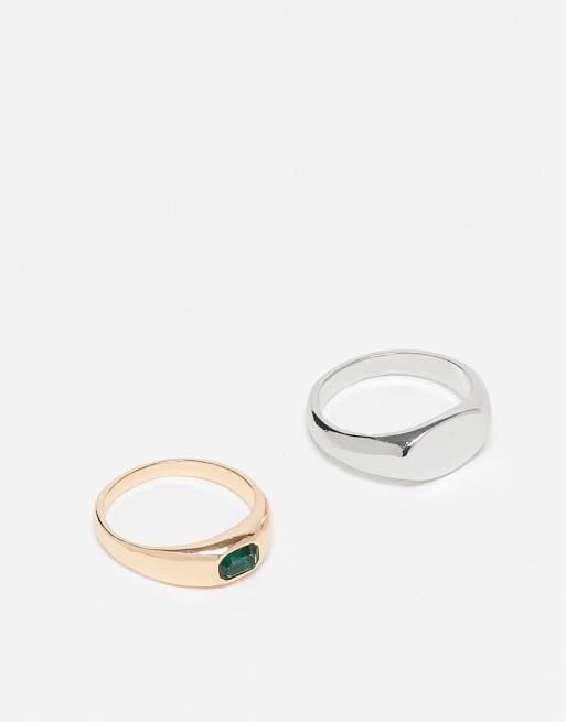 ASOS DESIGN – Flerfärgade klackringar i mixade metaller med imiterad smaragd, 2-pack