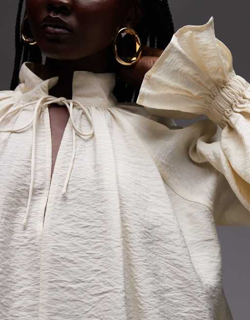 ASOS DESIGN – Fließende Bluse mit Schnürung am Ausschnitt und an den Bündchen, 3 von 4