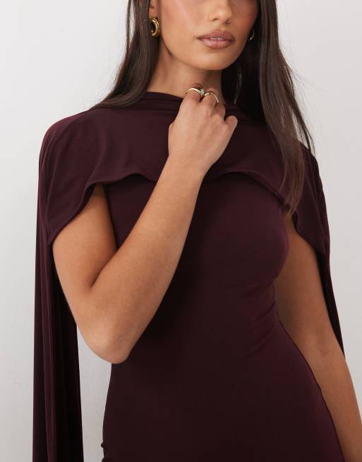 ASOS DESIGN fließendes ärmelloses Maxikleid mit auffälligem Cape-Schulterdetail in dunklem Pflaumenton, 2 von 4