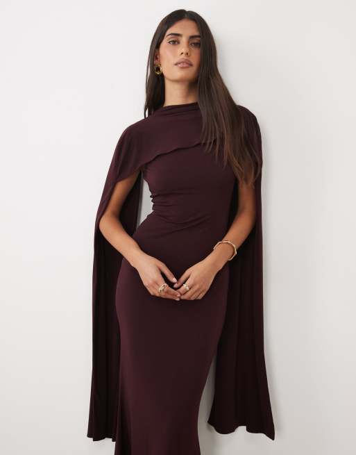 ASOS DESIGN fließendes ärmelloses Maxikleid mit auffälligem Cape-Schulterdetail in dunklem Pflaumenton, 4 von 4