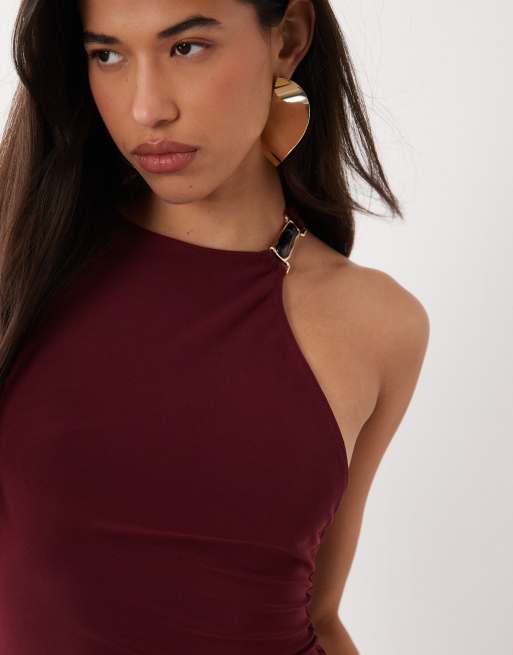 ASOS DESIGN fließendes Maxikleid mit einem Träger, Besatz und Rückenausschnitt in Burgunderrot, 4 von 4