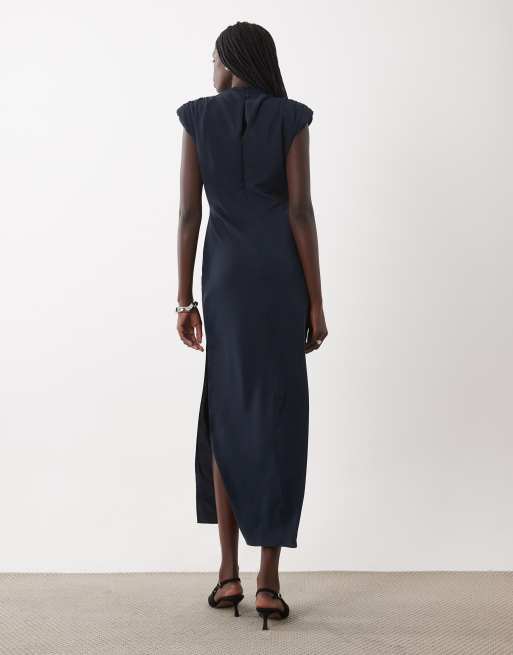 ASOS DESIGN fließendes Maxikleid mit Taillendetail in Marineblau, 4 von 4