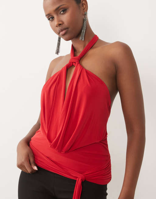 ASOS DESIGN fließendes Neckholder-Top mit Wasserfallausschnitt, Drapierung und Schärpe in Rot, 3 von 4