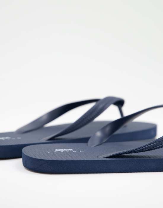 https://images.asos-media.com/products/asos-design-flip-flop-in-navy/23179882-2?$n_550w$&wid=550&fit=constrain