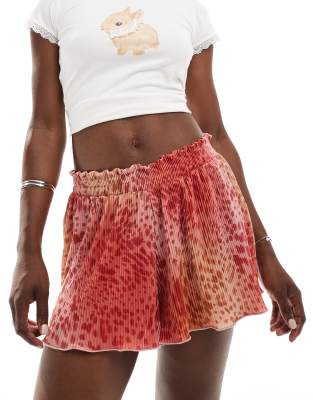 flippy plisse shorts in pink animal print-Multi