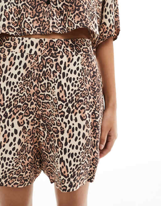 ASOS DESIGN flippy shorts in leopard print, 5 of 5