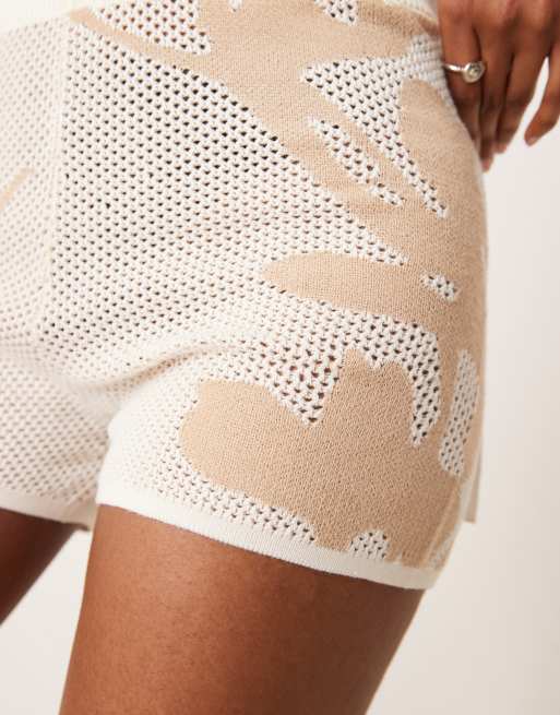 ASOS DESIGN floral mesh stitch draped knitted short co-ord in white , 3 of 5
