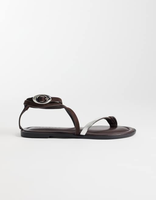 ASOS DESIGN – Florence – Chokladbruna sandaler med smala remmar och tåögla, 2 av 4