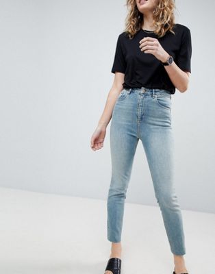 ASOS DESIGN – Florence – Mellanblå jeans med raka ben