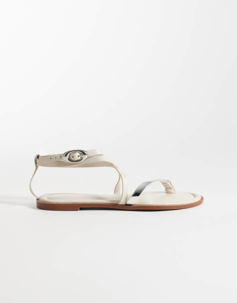 ASOS DESIGN – Florence – Riemchensandalen in Wollweiß mit Zehenschlaufe - view 1