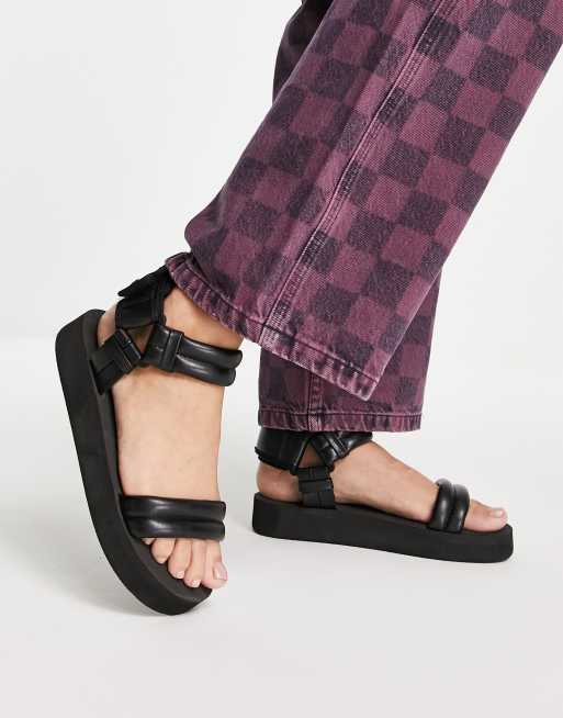 ASOS DESIGN - Fluent - Sportieve gewatteerde sandalen in zwart