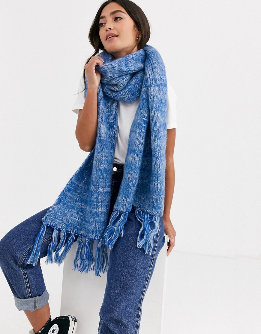 ASOS DESIGN – Fluffig scarf i blandad stickning med tofs-Blå
