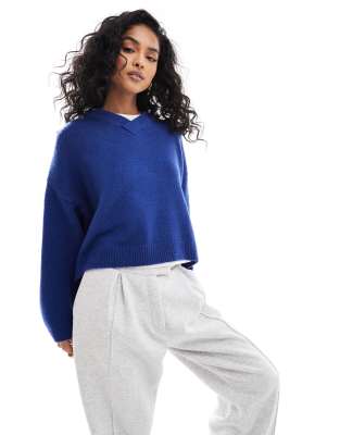 fluffy knitted v neck sweater in cobalt blue