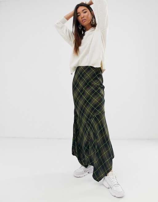 Check 2025 maxi skirt