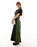 [ASOS DESIGN] ASOS DESIGN flutter sleeve maxi dress with contrast side and d ring in black and green 4 BLACK