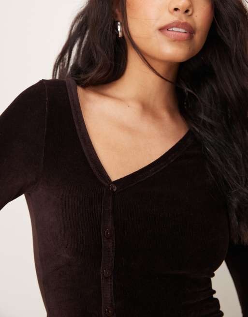 ASOS DESIGN - Fluwelen asymmetrische top van corduroy met knoopsluiting in bruin, 3 van 4
