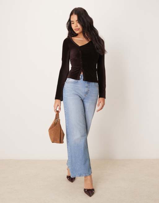 ASOS DESIGN - Fluwelen asymmetrische top van corduroy met knoopsluiting in bruin, 4 van 4