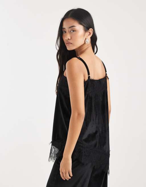 ASOS DESIGN - Fluwelen cami top met kanten rand in zwart, 3 van 4