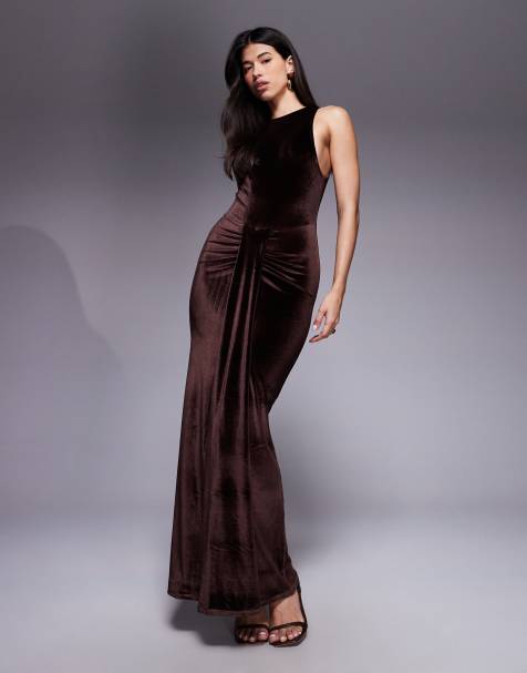 ASOS DESIGN - Fluwelen maxi-jurk met rechte hals, open achterkant en sjerp in chocoladebruin - view 1