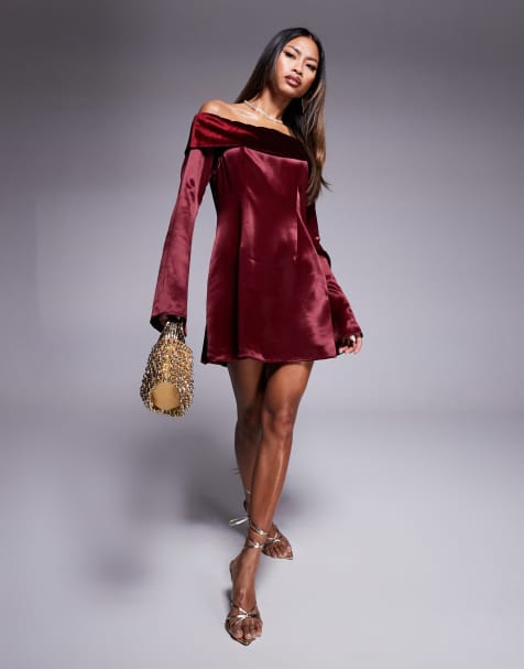 ASOS DESIGN - Fluwelen mini-jurk met omslag en uitlopende mouwen in bordeauxrood - view 1