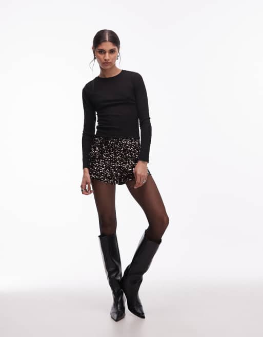 ASOS DESIGN - Fluwelen mini short bedekt met lovertjes in zwart, 2 van 5