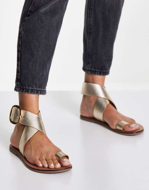 Gold toe loop online sandals