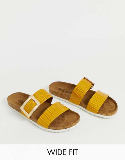 ASOS DESIGN – Fool For You – Sliders mit weiter Passform in Kroko-Senfgelb