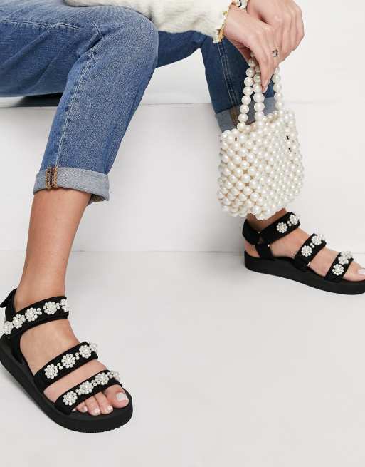 ASOS DESIGN - Forget Me Not - Sportieve sandalen met imitatieparels in zwart