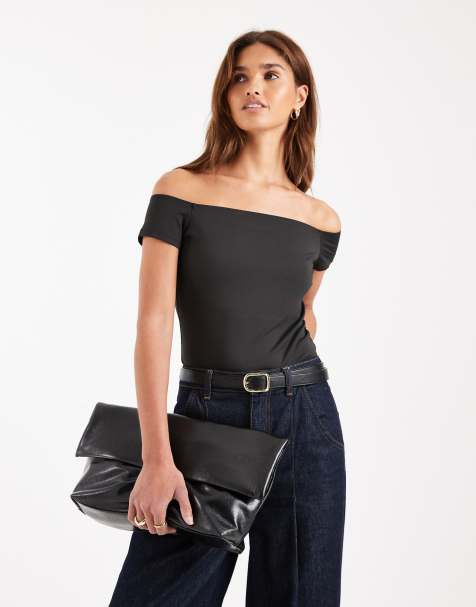 ASOS DESIGN – Formendes, kurzärmliges Oberteil in Schwarz mit Carmen-Ausschnitt - view 1