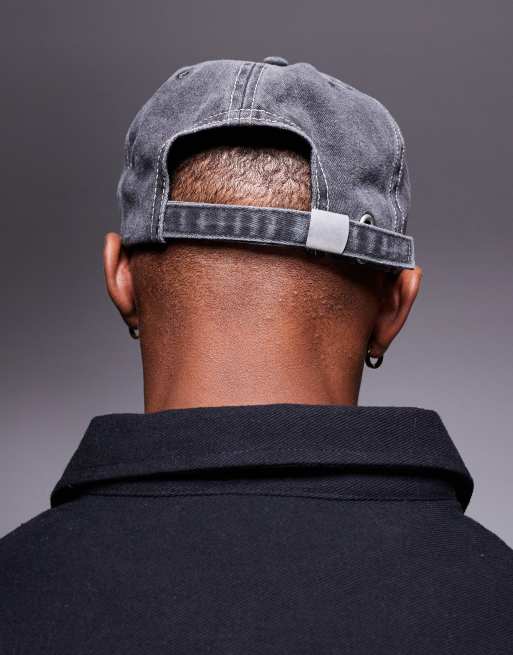 ASOS DESIGN - Forvasket grå kasket med kontrastfarvede syninger, 2 af 3