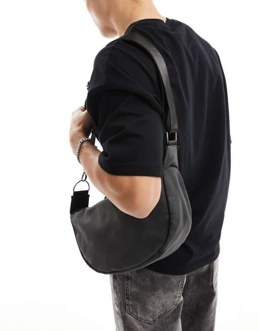 ASOS DESIGN - Forvasket grå sling-taske med halvmåne-design i imiteret læder, 4 af 4
