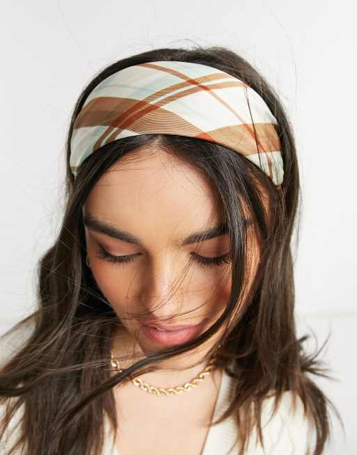 ASOS DESIGN - Foulard de taille moyenne en polysatin à carreaux et bord contrastant - Vert, 3 de 4