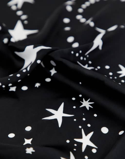 Asos Design Foulard Echarpe En Polysatin A Imprime Etoile Noir Et Blanc Asos