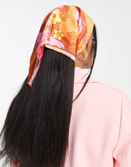 ASOS DESIGN - Foulard medio in raso di poliestere con stampa a fiori  arancione e rosa - BPINK