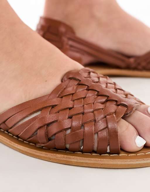 ASOS DESIGN – Francis – Jasnobrązowe, płaskie sandały plecione ze skóry, 3 z 4