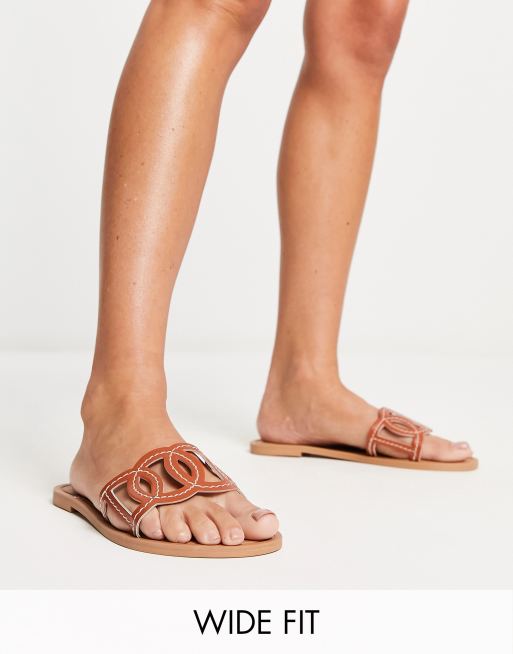 ASOS DESIGN - Frappe - Platte sandalen met brede pasvorm in lichtbruin