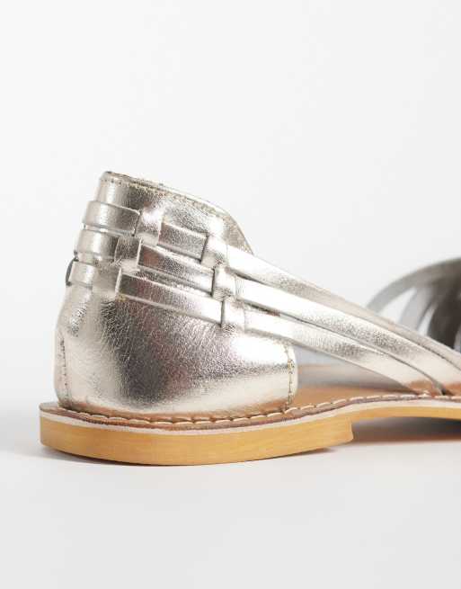 ASOS DESIGN - Fray - Sandales plates larges en cuir tressé - Doré, 4 de 4