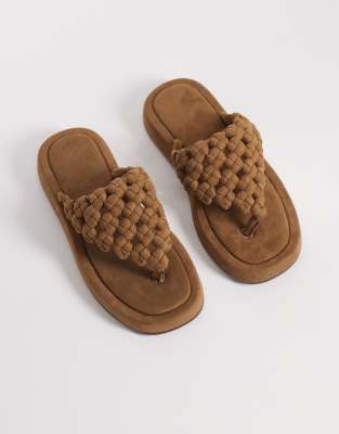  Frederick open weave flatform sandal in sand