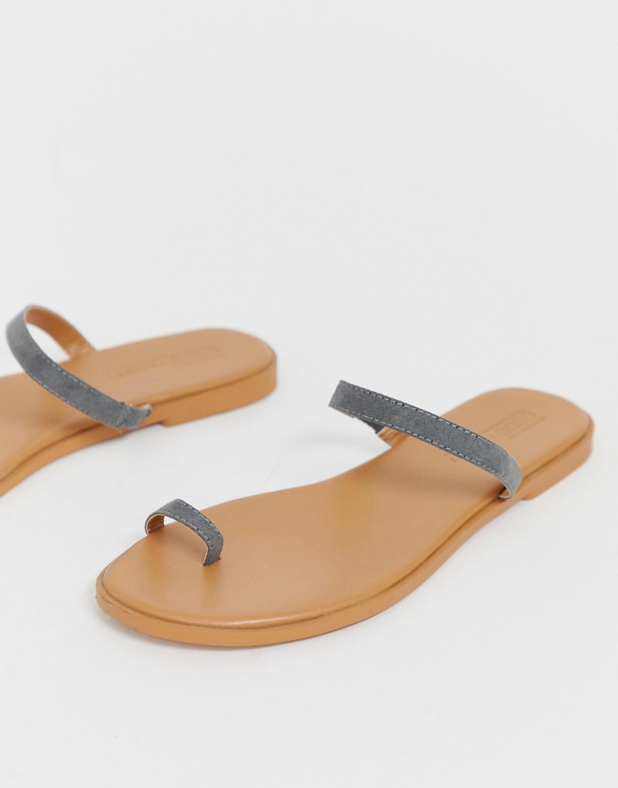 ASOS DESIGN - Freedom - Platte sandalen met teenlus-Grijs